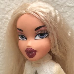 Bratz Doll MGA 2001,”Chloe, dressed to I Impress!” 9”. Long blonde crimped hair.